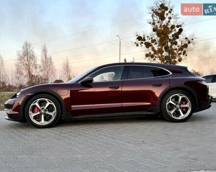 Красный Порше Taycan Cross Turismo, объемом двигателя 0 л и пробегом 106 тыс. км за 57500 $, фото 5 на Automoto.ua
