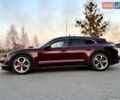Красный Порше Taycan Cross Turismo, объемом двигателя 0 л и пробегом 106 тыс. км за 57500 $, фото 5 на Automoto.ua