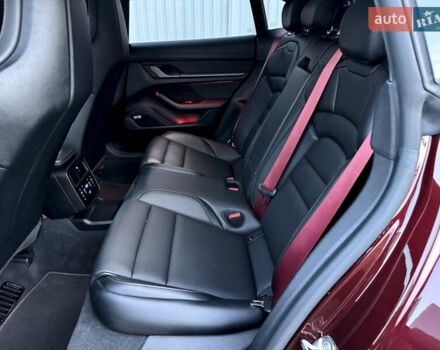 Червоний Порше Taycan Cross Turismo, об'ємом двигуна 0 л та пробігом 72 тис. км за 61500 $, фото 68 на Automoto.ua
