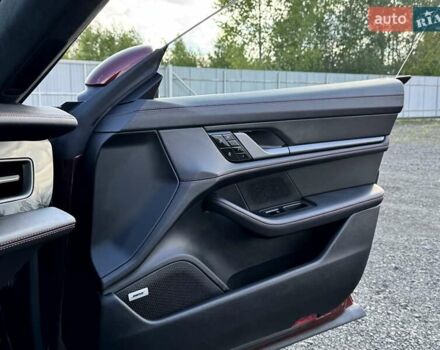Червоний Порше Taycan Cross Turismo, об'ємом двигуна 0 л та пробігом 72 тис. км за 61500 $, фото 51 на Automoto.ua