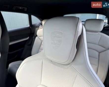 Красный Порше Taycan Cross Turismo, объемом двигателя 0 л и пробегом 106 тыс. км за 57500 $, фото 36 на Automoto.ua