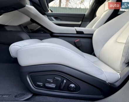 Красный Порше Taycan Cross Turismo, объемом двигателя 0 л и пробегом 106 тыс. км за 57500 $, фото 32 на Automoto.ua