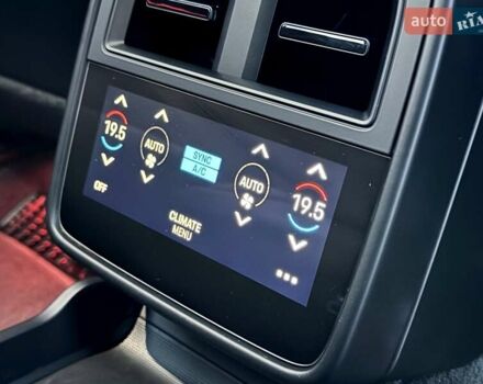 Червоний Порше Taycan Cross Turismo, об'ємом двигуна 0 л та пробігом 72 тис. км за 61500 $, фото 64 на Automoto.ua