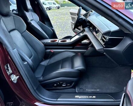 Червоний Порше Taycan Cross Turismo, об'ємом двигуна 0 л та пробігом 72 тис. км за 61500 $, фото 48 на Automoto.ua