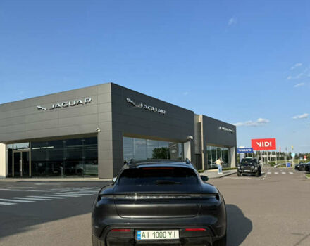 Серый Порше Taycan Cross Turismo, объемом двигателя 0 л и пробегом 58 тыс. км за 88000 $, фото 3 на Automoto.ua