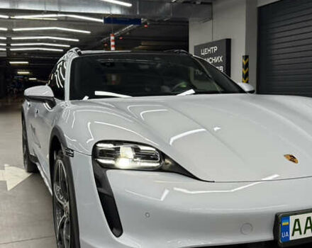 Серый Порше Taycan Cross Turismo, объемом двигателя 0 л и пробегом 89 тыс. км за 65000 $, фото 16 на Automoto.ua