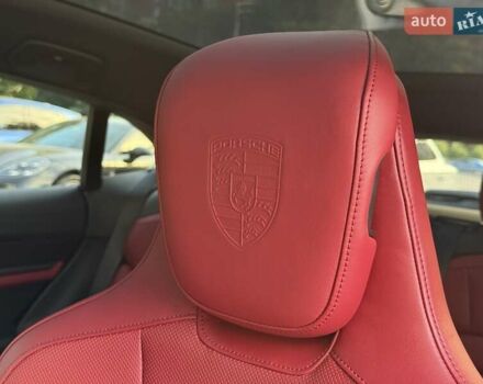 Сірий Порше Taycan Cross Turismo, об'ємом двигуна 0 л та пробігом 13 тис. км за 95000 $, фото 32 на Automoto.ua
