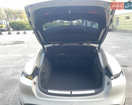 Серый Порше Taycan Cross Turismo, объемом двигателя 0 л и пробегом 31 тыс. км за 86490 $, фото 31 на Automoto.ua