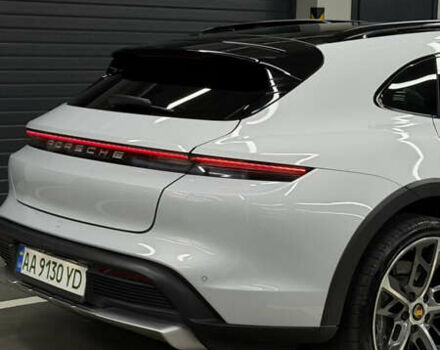 Серый Порше Taycan Cross Turismo, объемом двигателя 0 л и пробегом 89 тыс. км за 65000 $, фото 7 на Automoto.ua