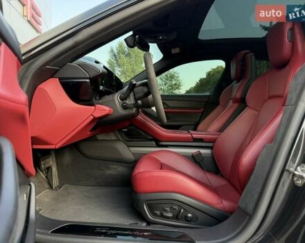 Серый Порше Taycan Cross Turismo, объемом двигателя 0 л и пробегом 13 тыс. км за 115000 $, фото 19 на Automoto.ua