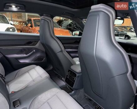 Серый Порше Taycan Cross Turismo, объемом двигателя 0 л и пробегом 1 тыс. км за 115900 $, фото 123 на Automoto.ua