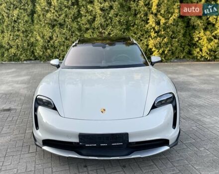 Серый Порше Taycan Cross Turismo, объемом двигателя 0 л и пробегом 31 тыс. км за 86490 $, фото 2 на Automoto.ua