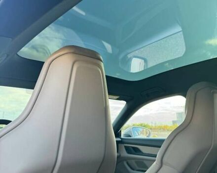 Серый Порше Taycan Cross Turismo, объемом двигателя 0 л и пробегом 11 тыс. км за 82000 $, фото 16 на Automoto.ua