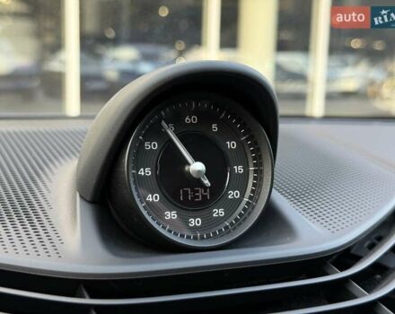 Сірий Порше Taycan Cross Turismo, об'ємом двигуна 0 л та пробігом 13 тис. км за 95000 $, фото 24 на Automoto.ua