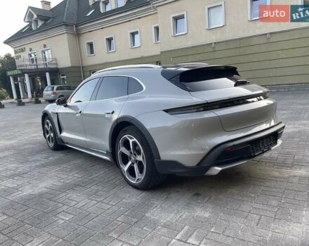 Серый Порше Taycan Cross Turismo, объемом двигателя 0 л и пробегом 31 тыс. км за 86490 $, фото 6 на Automoto.ua