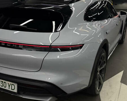 Серый Порше Taycan Cross Turismo, объемом двигателя 0 л и пробегом 89 тыс. км за 65000 $, фото 15 на Automoto.ua