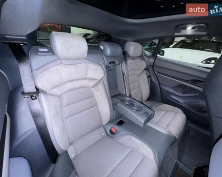 Серый Порше Taycan Cross Turismo, объемом двигателя 0 л и пробегом 1 тыс. км за 115900 $, фото 120 на Automoto.ua