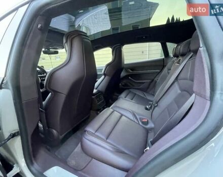 Серый Порше Taycan Cross Turismo, объемом двигателя 0 л и пробегом 31 тыс. км за 86490 $, фото 26 на Automoto.ua