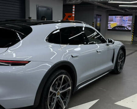 Серый Порше Taycan Cross Turismo, объемом двигателя 0 л и пробегом 89 тыс. км за 65000 $, фото 1 на Automoto.ua