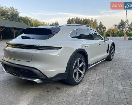 Серый Порше Taycan Cross Turismo, объемом двигателя 0 л и пробегом 31 тыс. км за 86490 $, фото 8 на Automoto.ua