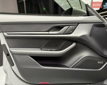Серый Порше Taycan Cross Turismo, объемом двигателя 0 л и пробегом 29 тыс. км за 83900 $, фото 24 на Automoto.ua