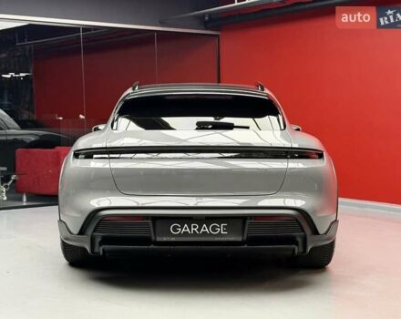 Серый Порше Taycan Cross Turismo, объемом двигателя 0 л и пробегом 29 тыс. км за 83900 $, фото 12 на Automoto.ua