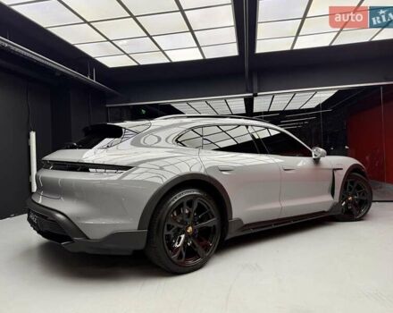 Серый Порше Taycan Cross Turismo, объемом двигателя 0 л и пробегом 29 тыс. км за 83900 $, фото 14 на Automoto.ua