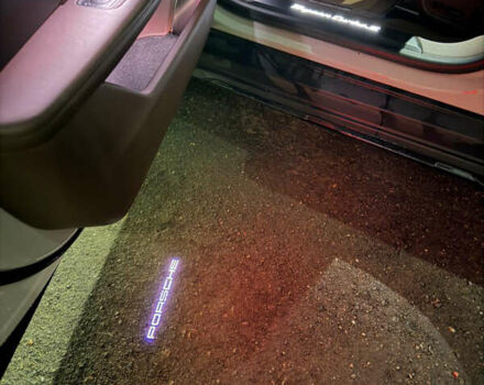 Сірий Порше Taycan Cross Turismo, об'ємом двигуна 0 л та пробігом 18 тис. км за 149900 $, фото 28 на Automoto.ua