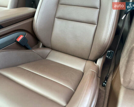 Сірий Порше Taycan Cross Turismo, об'ємом двигуна 0 л та пробігом 18 тис. км за 149900 $, фото 15 на Automoto.ua