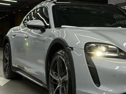 Серый Порше Taycan Cross Turismo, объемом двигателя 0 л и пробегом 89 тыс. км за 65000 $, фото 1 на Automoto.ua