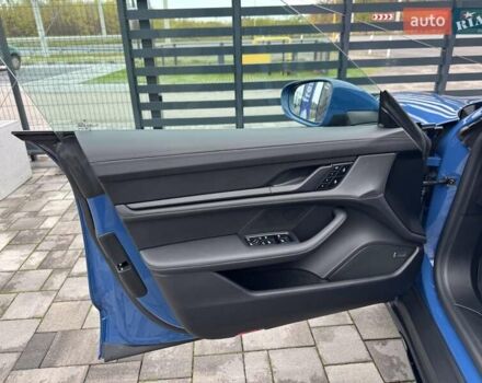 Синий Порше Taycan Cross Turismo, объемом двигателя 0 л и пробегом 17 тыс. км за 80900 $, фото 13 на Automoto.ua