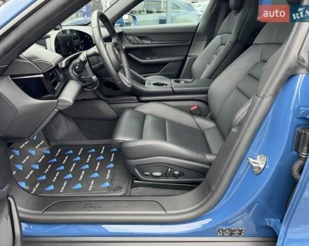 Синий Порше Taycan Cross Turismo, объемом двигателя 0 л и пробегом 17 тыс. км за 80900 $, фото 20 на Automoto.ua