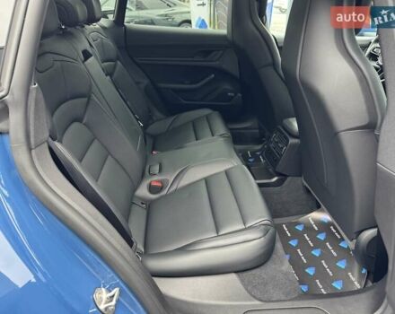 Синий Порше Taycan Cross Turismo, объемом двигателя 0 л и пробегом 17 тыс. км за 80900 $, фото 36 на Automoto.ua