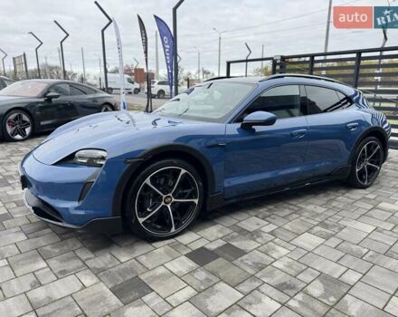 Синий Порше Taycan Cross Turismo, объемом двигателя 0 л и пробегом 17 тыс. км за 80900 $, фото 8 на Automoto.ua