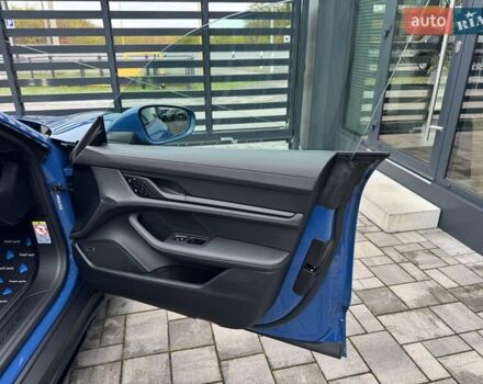 Синий Порше Taycan Cross Turismo, объемом двигателя 0 л и пробегом 17 тыс. км за 80900 $, фото 37 на Automoto.ua