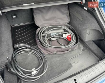 Синий Порше Taycan Cross Turismo, объемом двигателя 0 л и пробегом 17 тыс. км за 80900 $, фото 33 на Automoto.ua