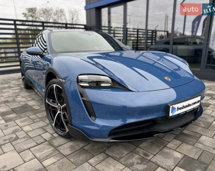 Синий Порше Taycan Cross Turismo, объемом двигателя 0 л и пробегом 17 тыс. км за 80900 $, фото 6 на Automoto.ua