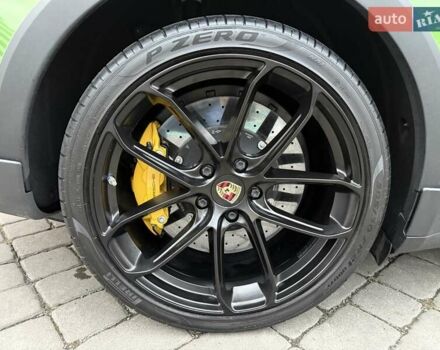 Зеленый Порше Taycan Cross Turismo, объемом двигателя 0 л и пробегом 57 тыс. км за 79990 $, фото 11 на Automoto.ua