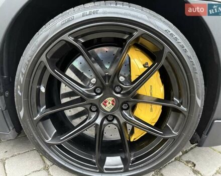 Зеленый Порше Taycan Cross Turismo, объемом двигателя 0 л и пробегом 57 тыс. км за 79990 $, фото 12 на Automoto.ua