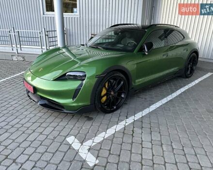Зеленый Порше Taycan Cross Turismo, объемом двигателя 0 л и пробегом 57 тыс. км за 79990 $, фото 4 на Automoto.ua