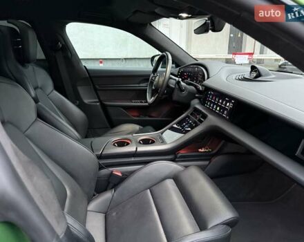 Зеленый Порше Taycan Cross Turismo, объемом двигателя 0 л и пробегом 57 тыс. км за 79990 $, фото 21 на Automoto.ua