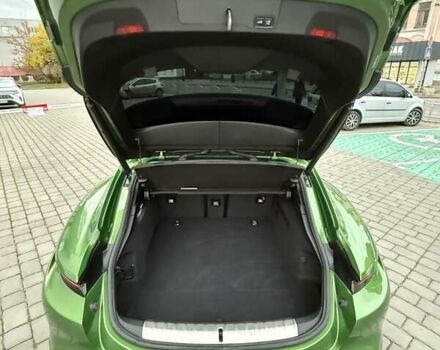 Зеленый Порше Taycan Cross Turismo, объемом двигателя 0 л и пробегом 57 тыс. км за 79990 $, фото 16 на Automoto.ua