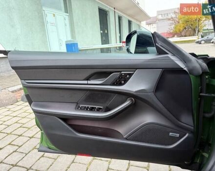 Зеленый Порше Taycan Cross Turismo, объемом двигателя 0 л и пробегом 57 тыс. км за 79990 $, фото 29 на Automoto.ua