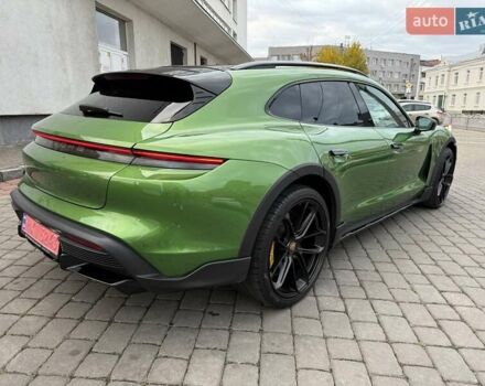 Зеленый Порше Taycan Cross Turismo, объемом двигателя 0 л и пробегом 57 тыс. км за 79990 $, фото 5 на Automoto.ua