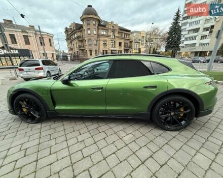 Зеленый Порше Taycan Cross Turismo, объемом двигателя 0 л и пробегом 57 тыс. км за 79990 $, фото 9 на Automoto.ua