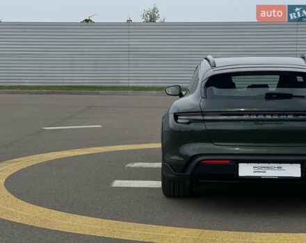 Зеленый Порше Taycan Cross Turismo, объемом двигателя 0 л и пробегом 7 тыс. км за 134262 $, фото 30 на Automoto.ua