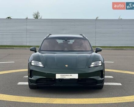 Зеленый Порше Taycan Cross Turismo, объемом двигателя 0 л и пробегом 7 тыс. км за 134262 $, фото 4 на Automoto.ua