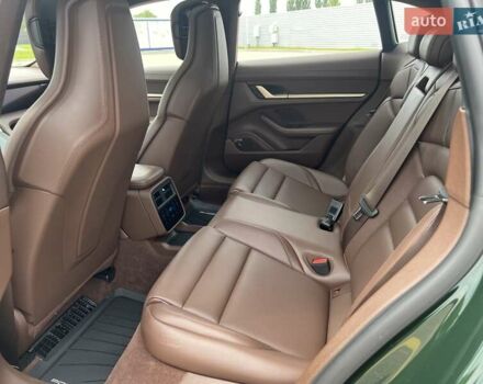 Зеленый Порше Taycan Cross Turismo, объемом двигателя 0 л и пробегом 7 тыс. км за 134262 $, фото 51 на Automoto.ua