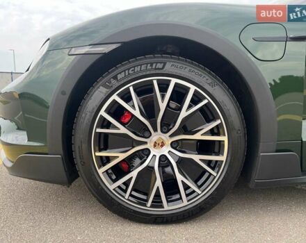 Зеленый Порше Taycan Cross Turismo, объемом двигателя 0 л и пробегом 7 тыс. км за 134262 $, фото 21 на Automoto.ua