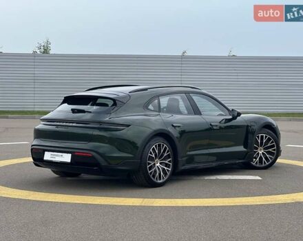 Зеленый Порше Taycan Cross Turismo, объемом двигателя 0 л и пробегом 7 тыс. км за 134262 $, фото 9 на Automoto.ua